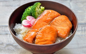 Découvrez les origines du bento, un coffret-repas d’origine japonaise utilisé par les voyageurs ou les ouvriers japonais pour transporter et consommer leurs repas à l’extérieur du domicile.